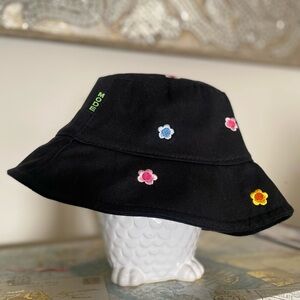 Mode Flower Bucket Hat: 3in deep, 22in round
